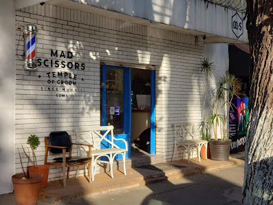 Mad Scissors Temple Of Groom Barbería thumb 2